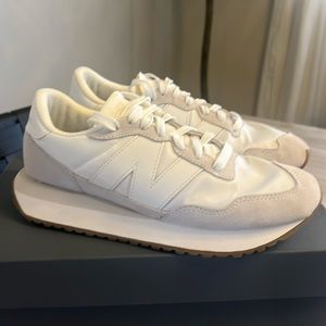 Women’s New Balance 237